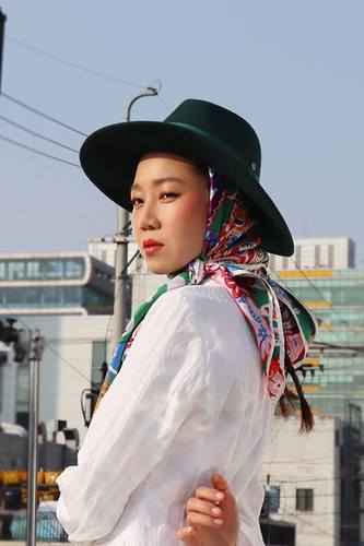 Korean drama: Гон Хюжин ”ELLE Korea” сэтгүүлийг чимлээ